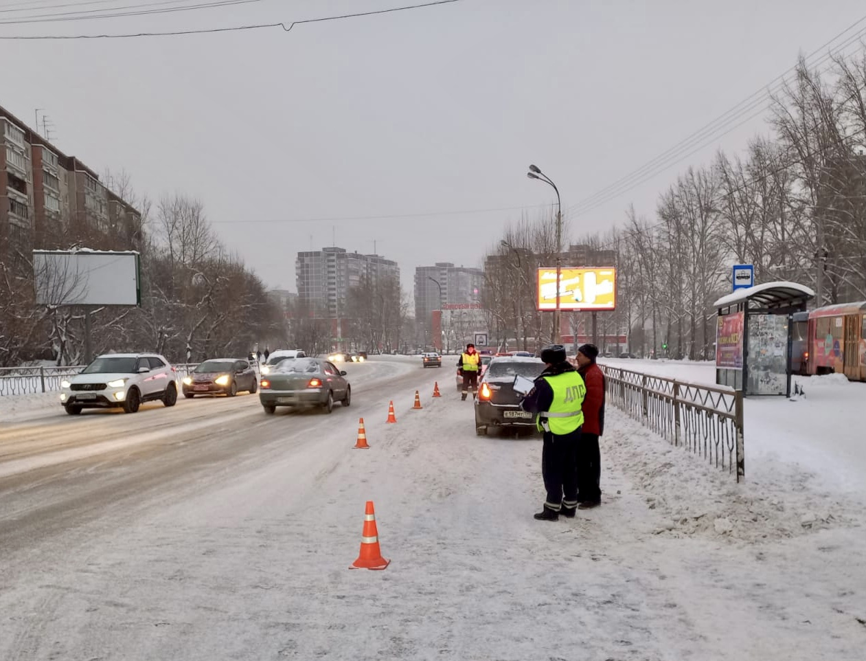 В Екатеринбурге машина сбила девочку, которая переходила дорогу по «зебре»