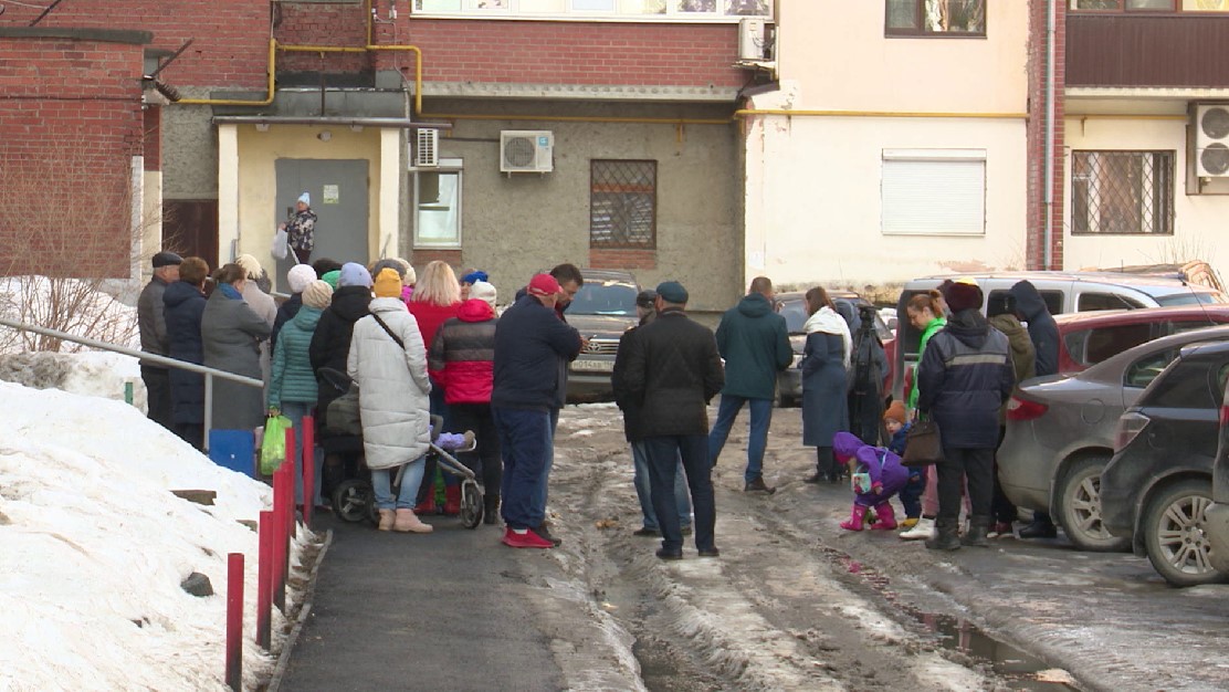 Жителям многоэтажки в Берёзовском придётся менять прописку