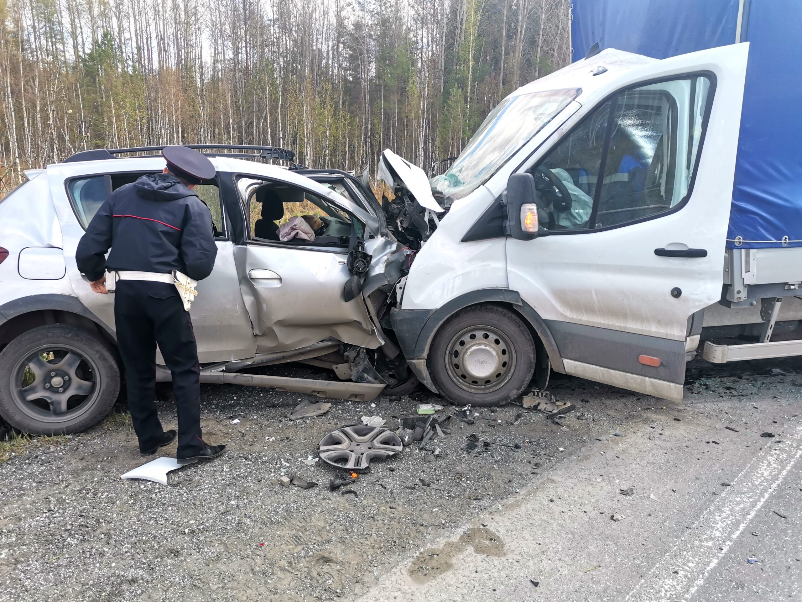Один человек погиб, ещё один пострадал в аварии на Серовском тракте