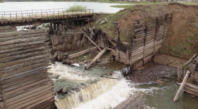 Состояние плотины демидовских времён беспокоит жителей села Мариинск