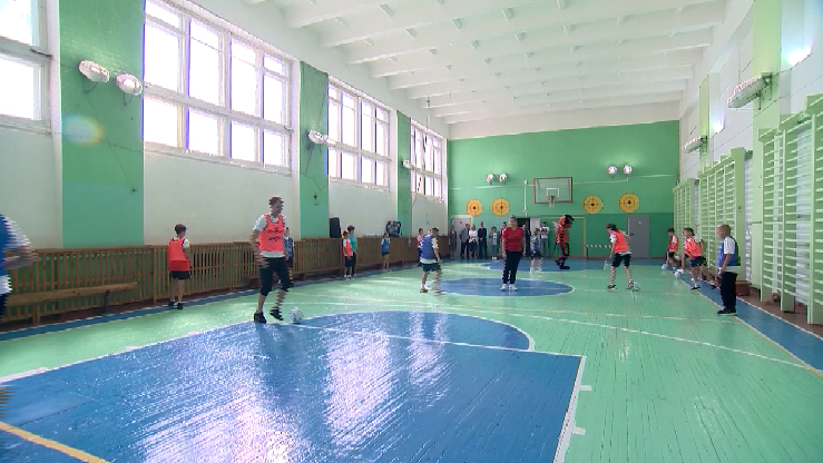 В Свердловской области футбол включили в обязательную школьную программу