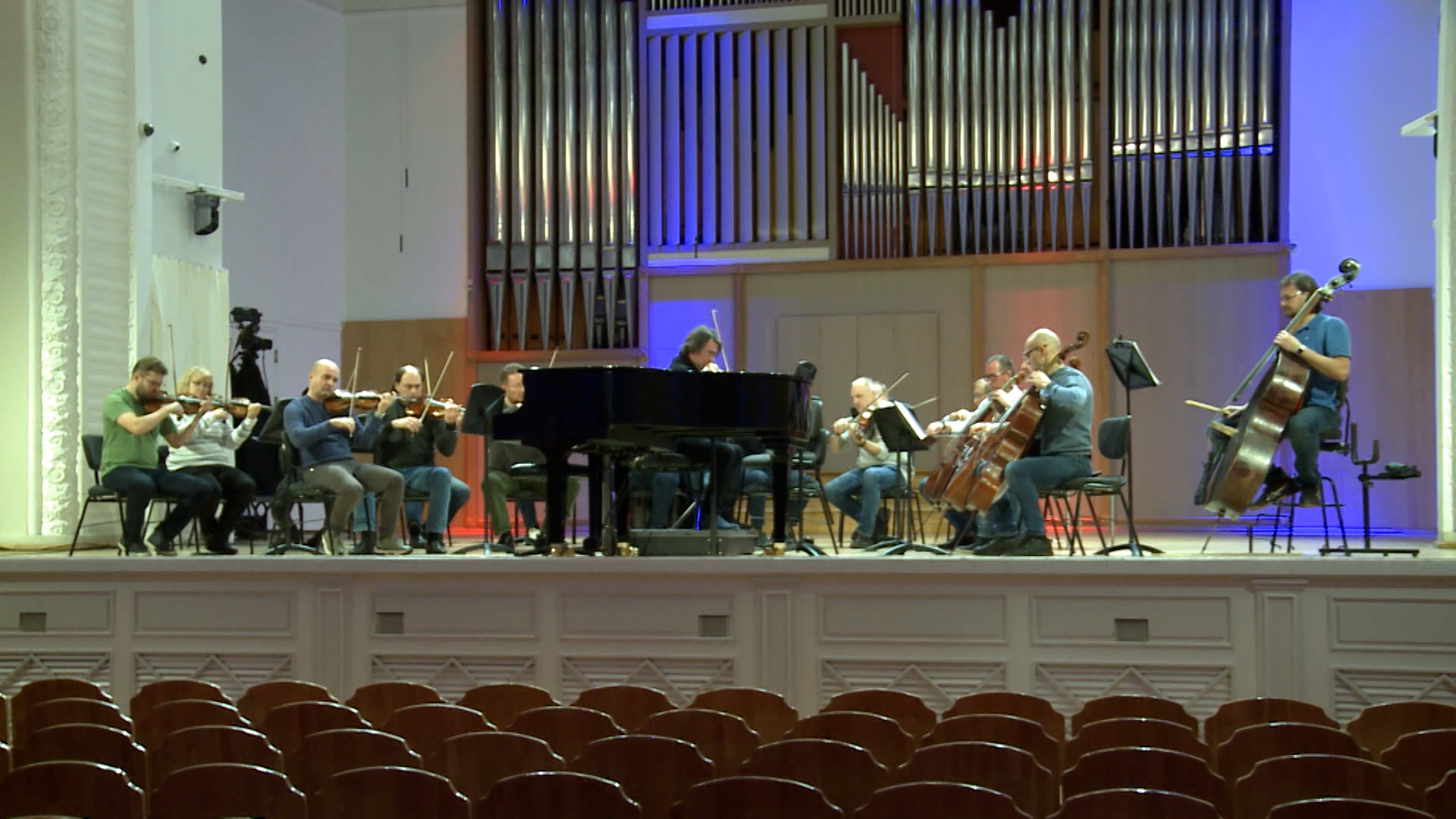 Моцарт, Чайковский, Шуман и современные произведения со всего мира звучат на сцене Свердловской филармонии