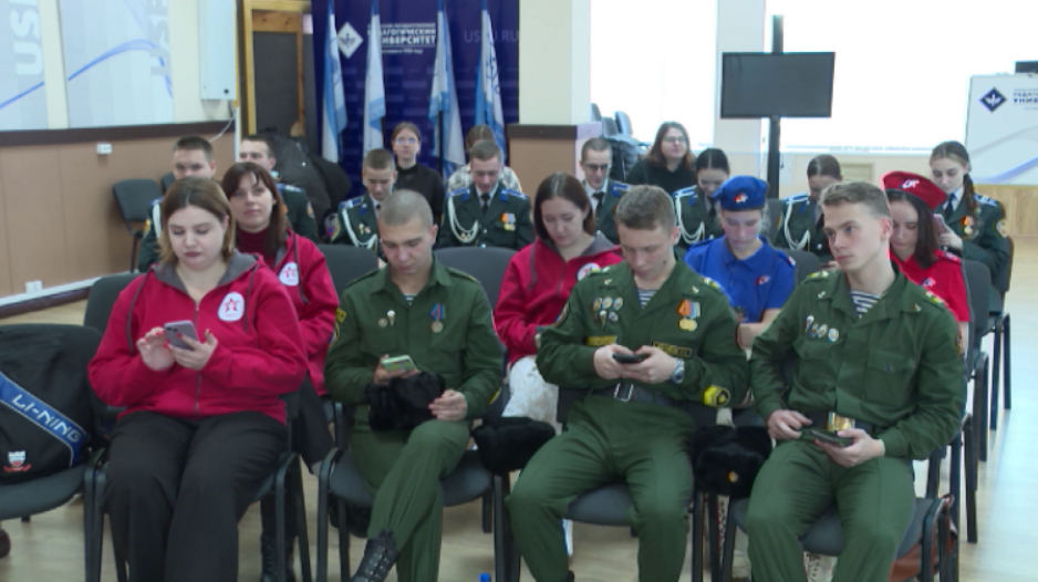 Екатеринбург присоединился к Межрегиональному военно-патриотическому диктанту