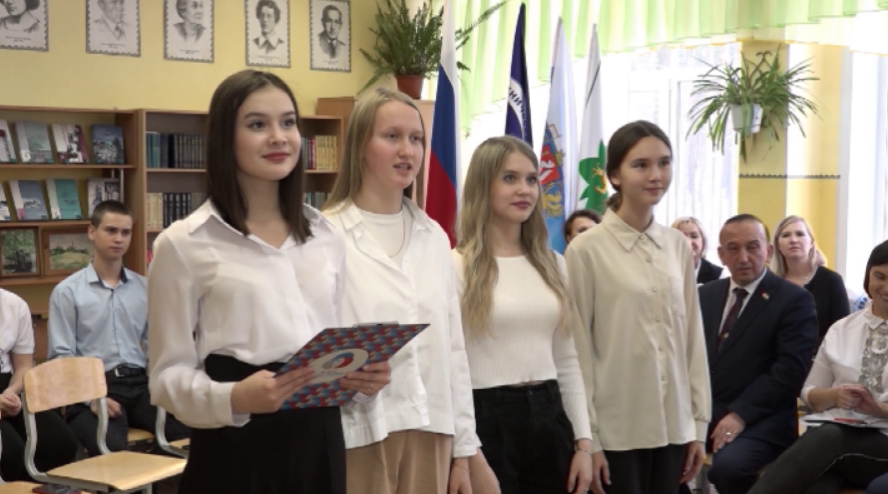 Школьники Полевского провели телемост со сверстниками из города Турсунзаде