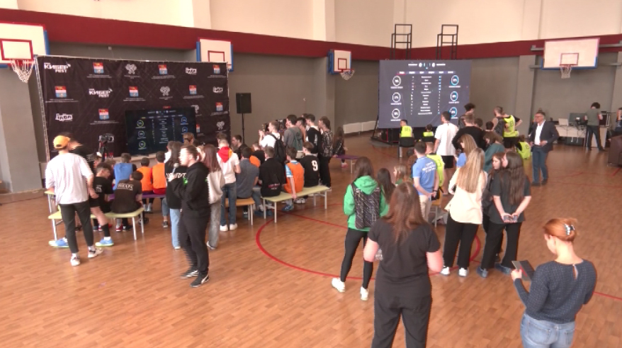 Первый городской турнир по фиджитал-футболу прошел в Каменске-Уральском