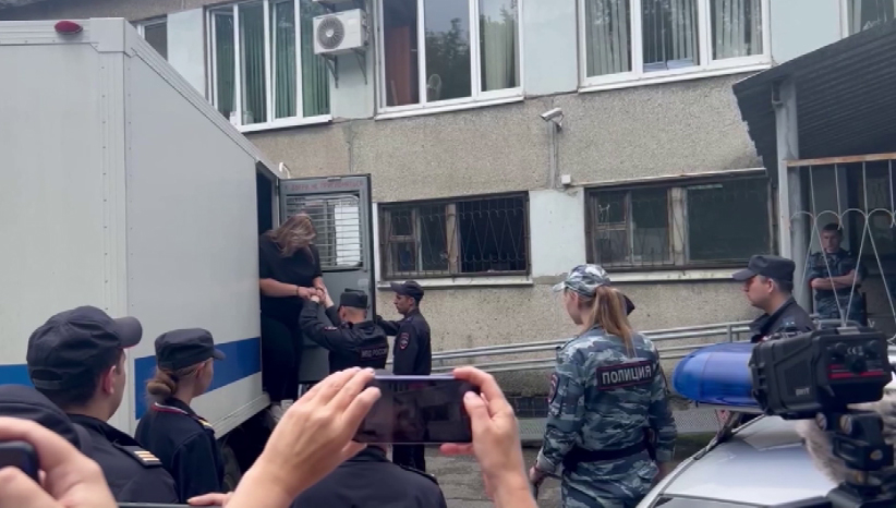 Облсуд оставил под арестом опекуна Далера Бобиева