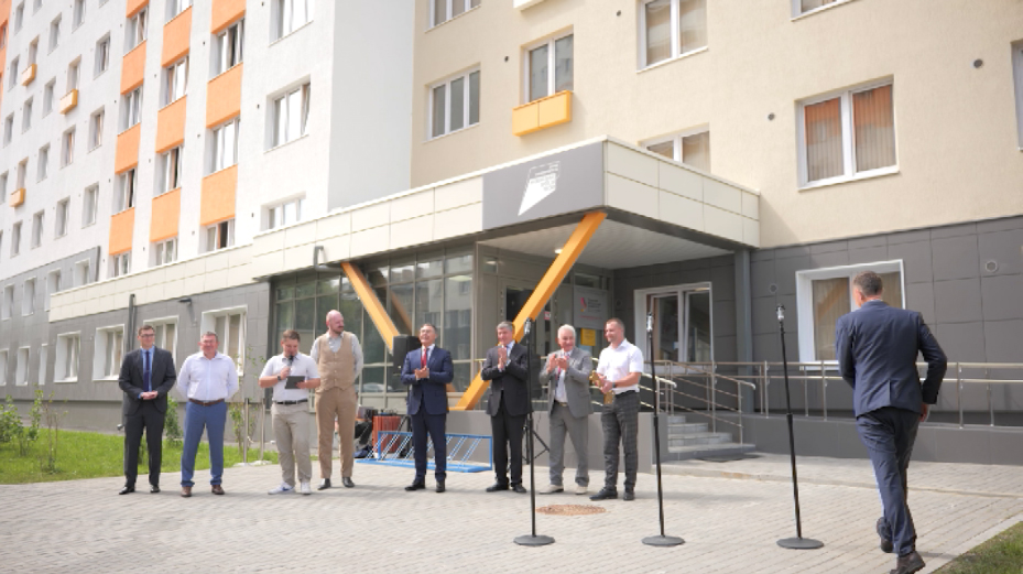 В Екатеринбурге завершилось строительство нового 16-этажного общежития УрФУ