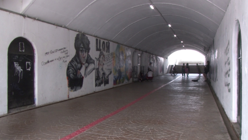 В Екатеринбурге на месяц закроют переход со стеной Виктора Цоя