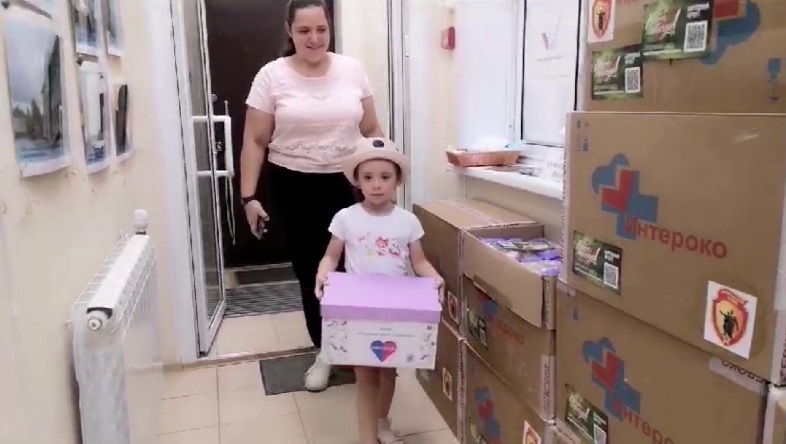 Маленькая девочка из Верхней Салды пожертвовала деньги на игрушки для детей Донбасса
