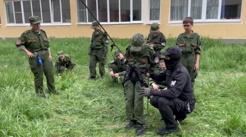 Кадеты корпуса Росгвардии встретились с бойцами ОМОН «Малахит»