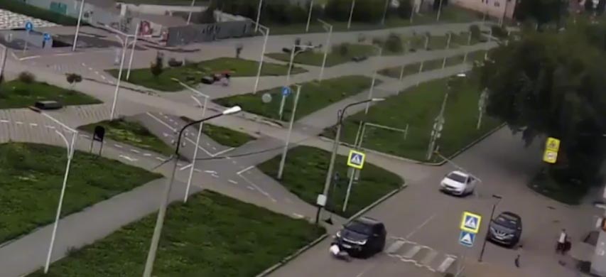 В Каменске-Уральском машина на пешеходном переходе сбила подростка
