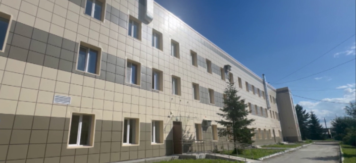 В Белоярском открыли обновленный корпус больницы