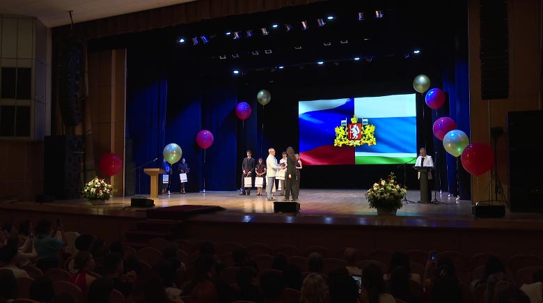Дипломы с отличием получили выпускники УГМУ