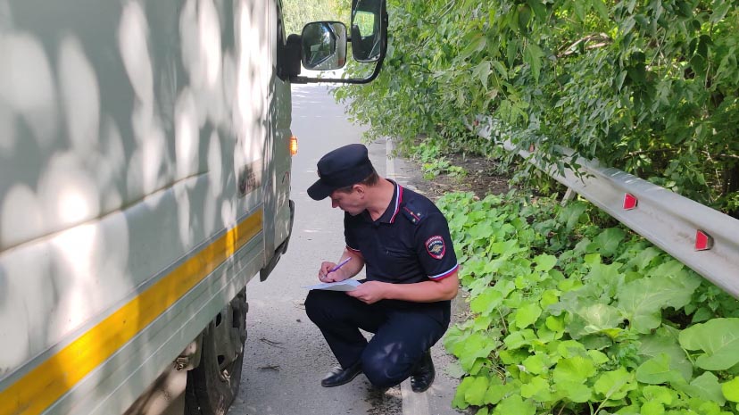 В Екатеринбурге грузовик насмерть сбил пешехода