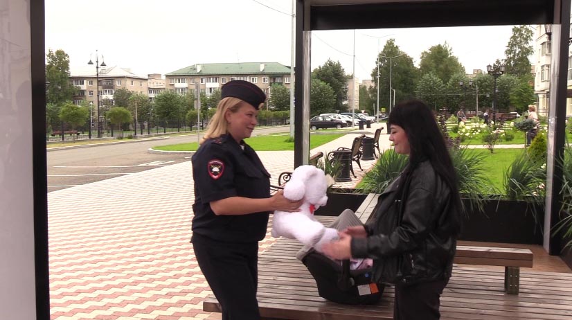 Инспекторы в Серове помогли будущей маме добраться до роддома