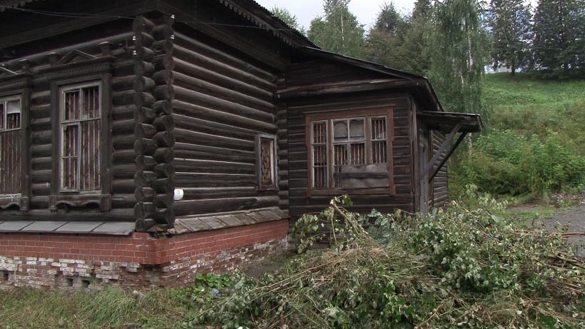 В Ревде историки и местные жители  реставрируют старинную усадьбу