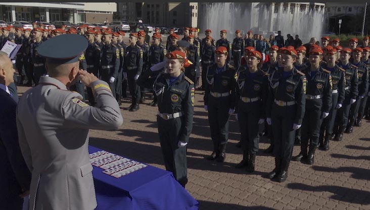 В Екатеринбурге будущие спасатели присягнули на верность Родине