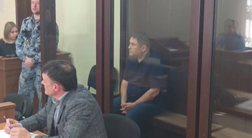 В Каменске-Уральском арестовали начальника управления городским хозяйством и местного предпринимателя за взятку
