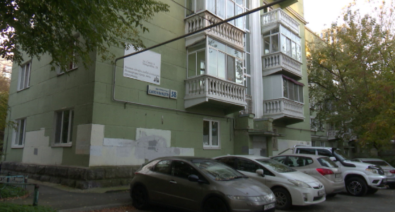 Жители дома на Сакко и Ванцетти сделали свое жильё лучше